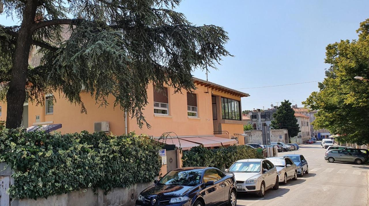 PUY Colosseum Garden Studio Apartments מראה חיצוני תמונה