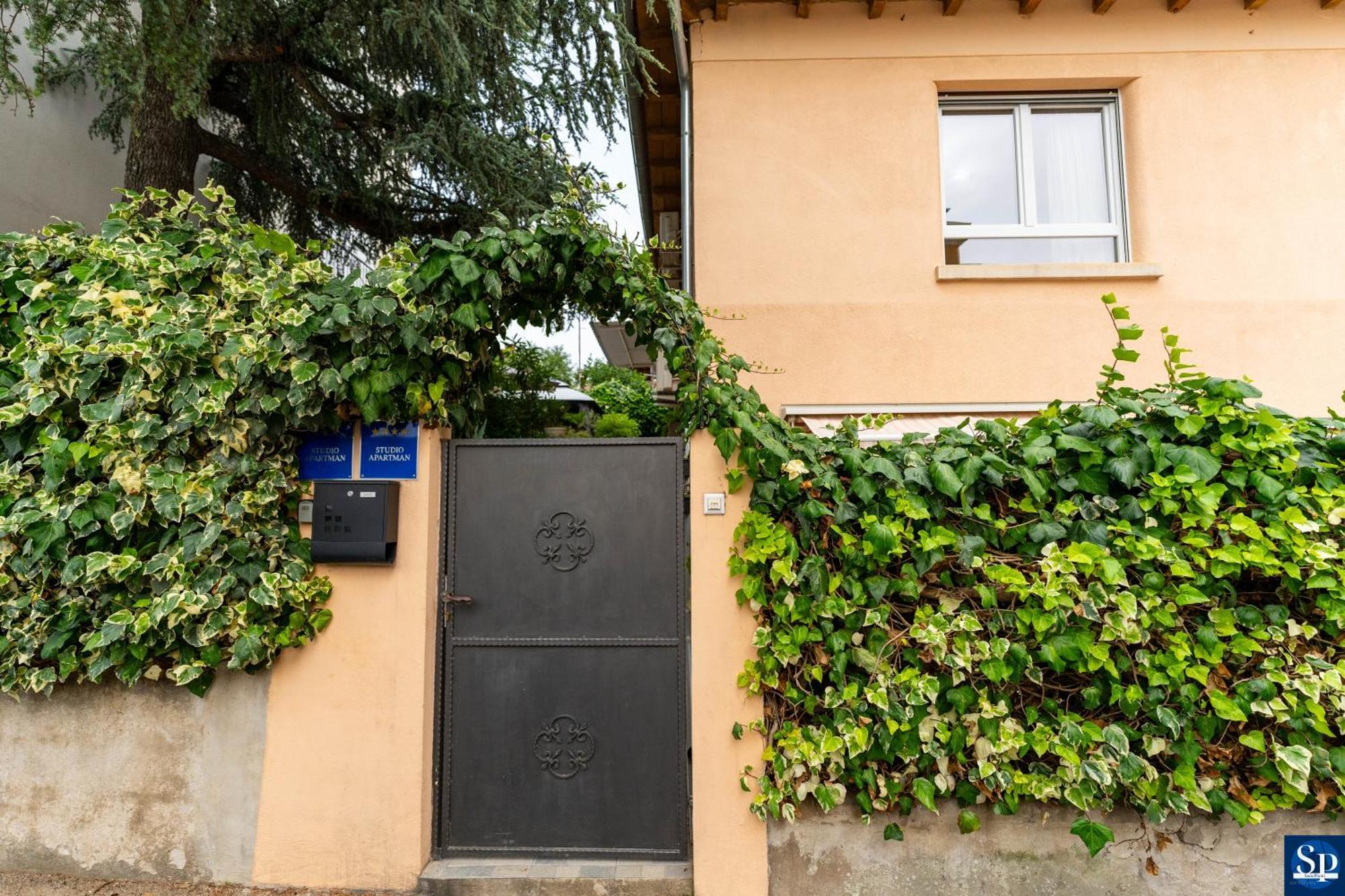 PUY Colosseum Garden Studio Apartments מראה חיצוני תמונה